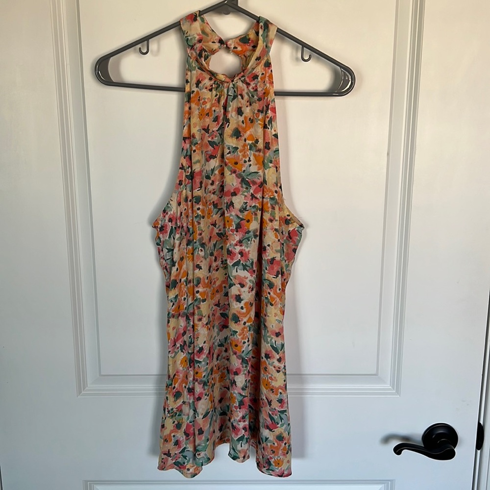 NWT Willow & Root Floral Tank.